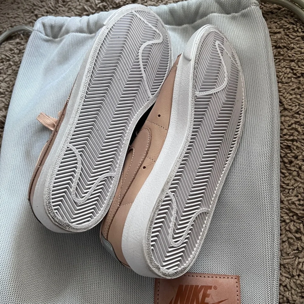 NWOT Nike Air Force with shoe bag - Picture 5 of 8